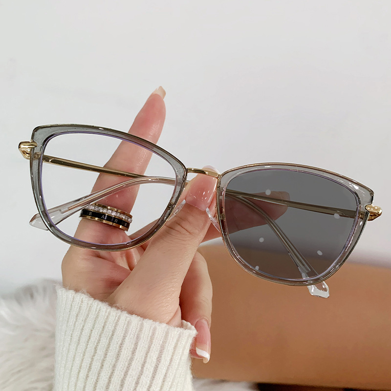 [10703] PL-ARPT004 Kacamata Frame Wanita Lensa Photocromic (PL-ARPT004-Gray)