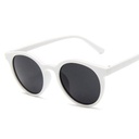 [10112] PL-H007 Korean INS Hot Fashion Bulat Mata Kucing Kacamata Hitam Wanita/Pria Sunglasses MK01 (PL-H007-White)