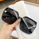 [10689] PL-MX013 Kacamata Hitam Fashion Square Style Tanpa Bingkai Kacamata In Gradien Ocean Piece Bingkai Besar (PL-MX013-Black)